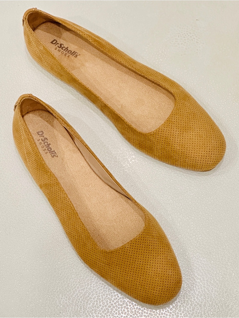 🤎Dr. Scholl's Mustard Perforated Suede Ballet Flats🌼 - Picture 9 of 12